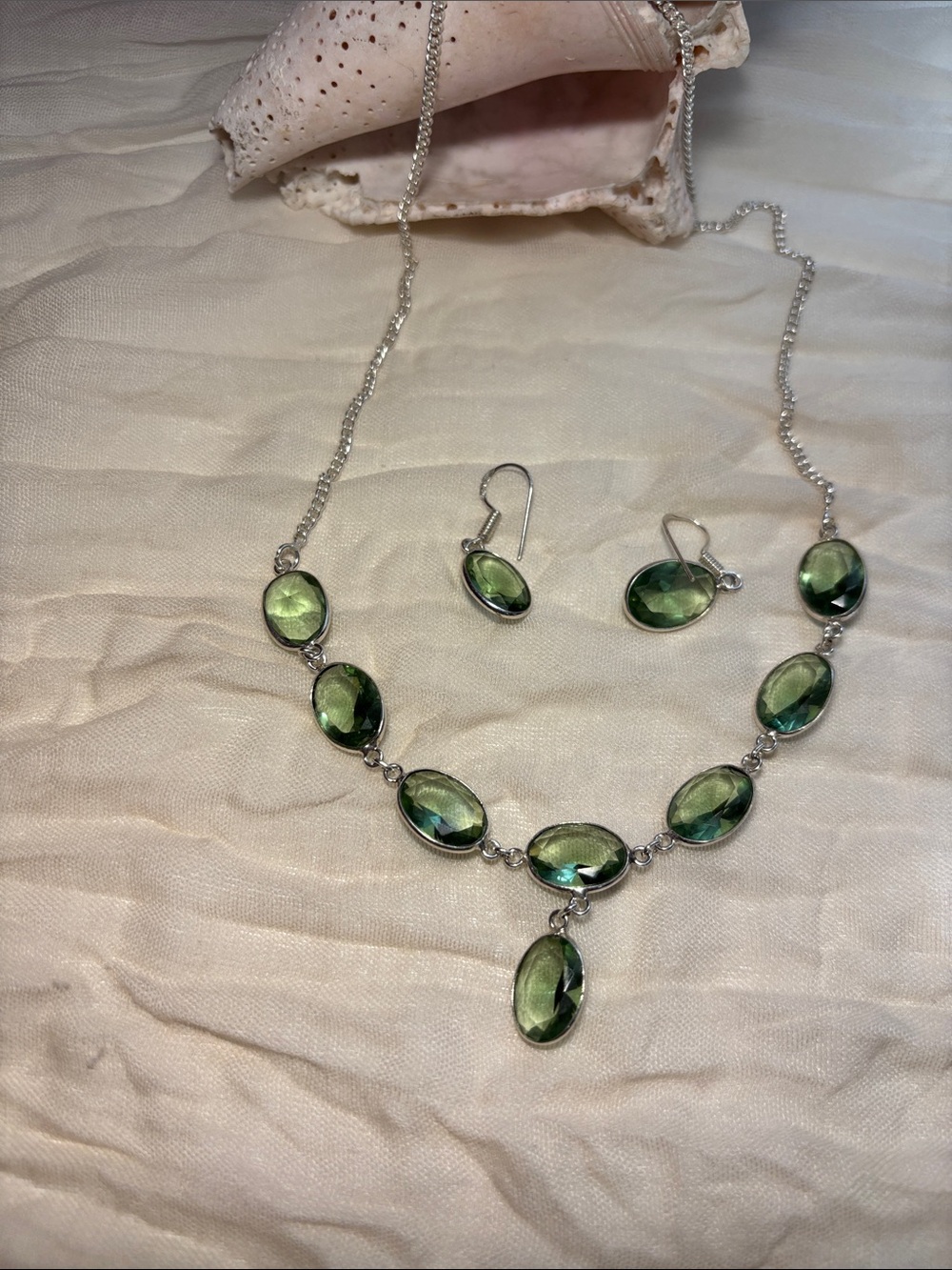 NEW 925 Silver Green Crystal Oval Necklace and Earring Set